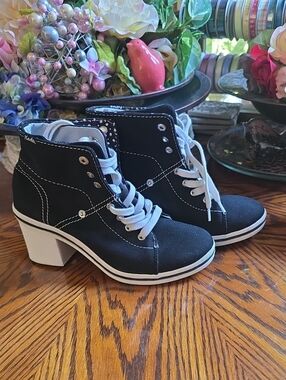 Ked's Heeled Sneakers
